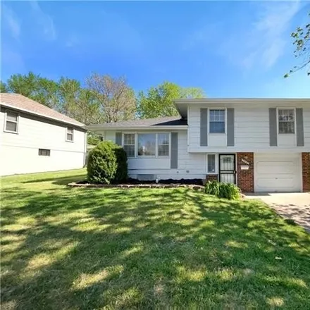 Buy this 3 bed house on 7658 East 118th Street in Kansas City, MO 64134