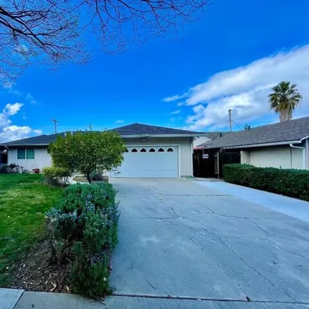 Rent this 4 bed house on 975 East Homestead Road in Sunnyvale, CA 95014