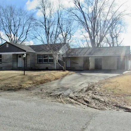 Buy this 3 bed house on 501 South Church Street in Carmi, IL 62821