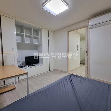 Rent this 1 bed apartment on 서울특별시 관악구 신림동 479-8