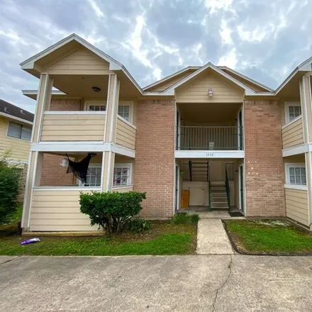 Rent this 2 bed townhouse on 1316 Brenda Lane in Humble, TX 77338