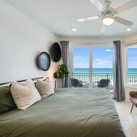 Rent this 4 bed condo on Fort Walton Beach