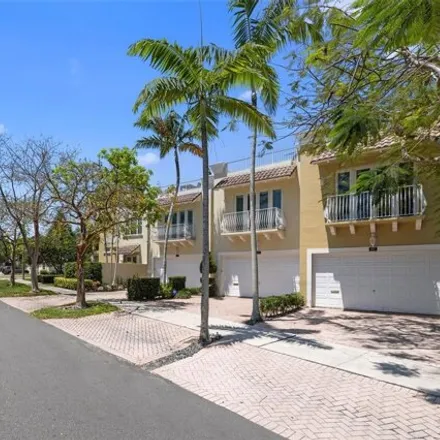 Buy this 3 bed townhouse on 611 Northeast 17th Way in Sunrise Key, Fort Lauderdale