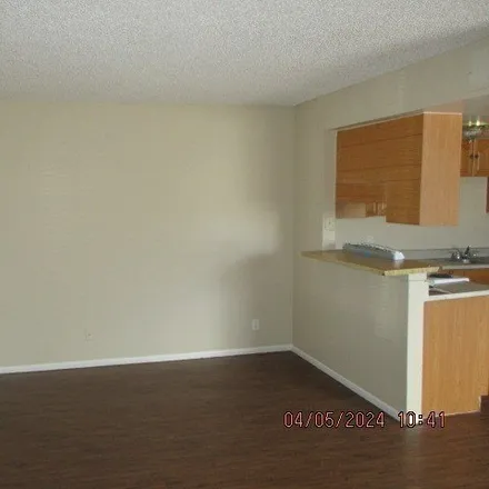 Image 3 - 5488 Del Gado Drive, Spring Valley, NV 89103, USA - Apartment for rent