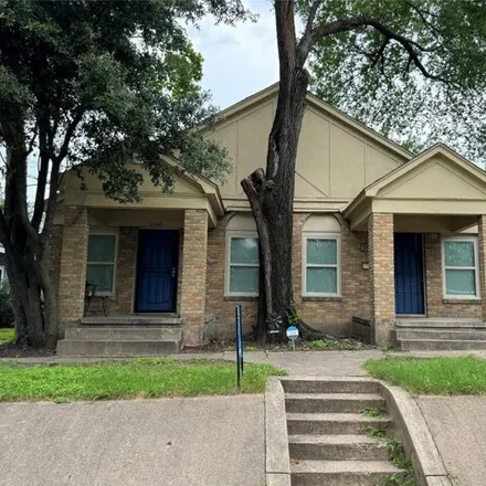 Rent this 1 bed house on 1671 Romine Avenue in Dallas, TX 75215