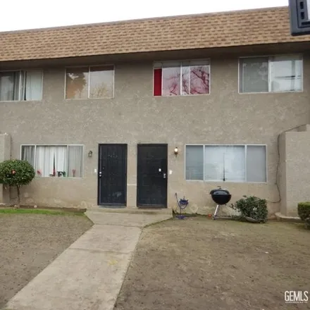 Buy this 3 bed condo on 5101 Hunter Avenue in Bakersfield, CA 93309