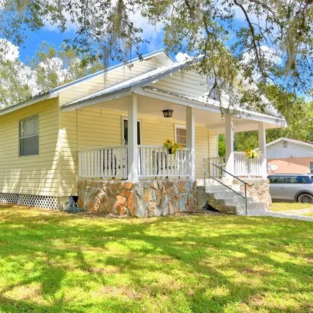 Buy this 3 bed house on 113 North Lake Avenue in Avon Park, FL 33825