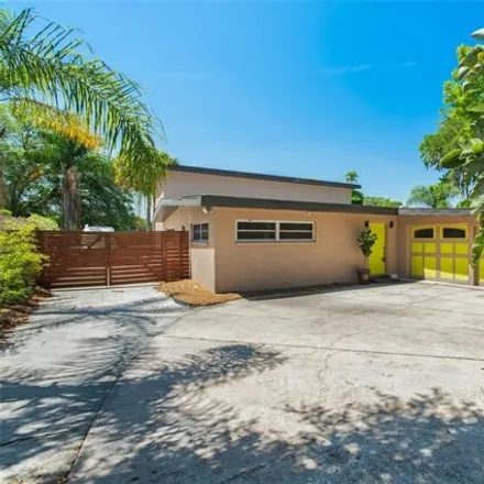Buy this 4 bed house on 1174 Briercliff Drive in Orlando, FL 32806
