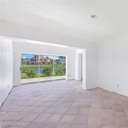 Image 9 - 354 Tudor Drive, Cape Coral, FL 33904, USA - House for sale