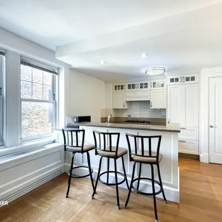 Image 3 - The Olcott, 27 West 72nd Street, New York, NY 10023, USA - Apartment for rent