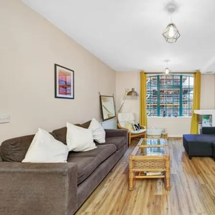 Image 4 - Mocha Court, 14 Taylor Place, London, E3 2PQ, United Kingdom - Apartment for sale