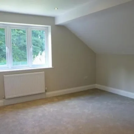 Image 2 - Bosville Drive, Sevenoaks, TN13 3JB, United Kingdom - Apartment for rent