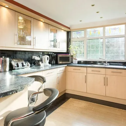 Rent this 1 bed apartment on 25 Evesham Way in London, IG5 0EJ