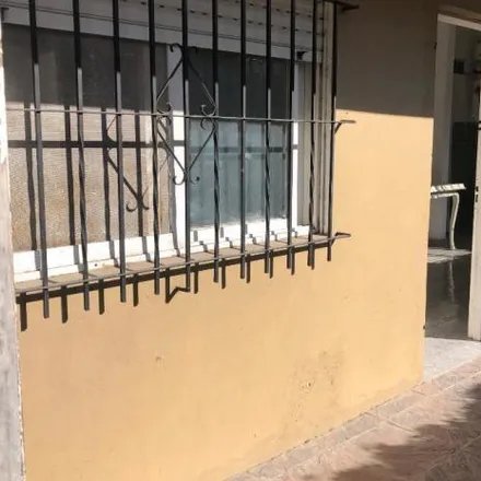 Buy this studio house on King 250 in José Mármol, Argentina