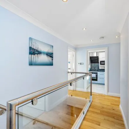 Image 4 - Collingwood Court, The Strand, Roedean, BN2 5SJ, United Kingdom - Apartment for rent