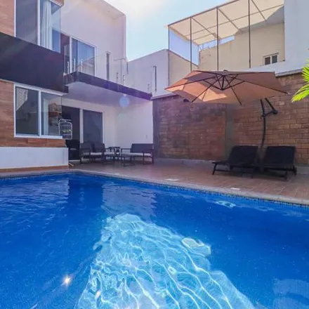 Buy this 5 bed house on Calle Plutarco Elías Calles in Casa Blanca, 62760 Tres de Mayo