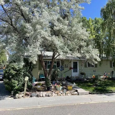 Buy this 3 bed house on 310 Kinnikinnick Drive in Riverton, WY 82501
