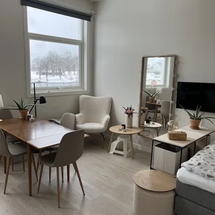 Rent this 1 bed apartment on Skuggeli in Katevågen 2, 6015 Ålesund