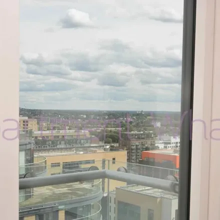 Rent this 1 bed apartment on Lincoln Plaza London in Curio Collection by Hilton, 2 Lincoln Plaza