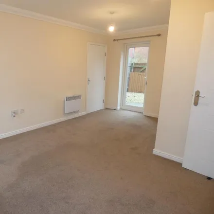 Image 2 - Harescombe Drive, Gloucester, GL1 3EY, United Kingdom - Apartment for rent