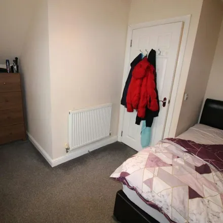 Rent this 3 bed apartment on King Street in Burton-on-Trent, DE14 3LR