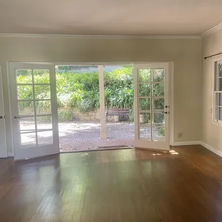 Image 2 - 10520 Strathmore Drive, Los Angeles, CA 90024, USA - House for sale