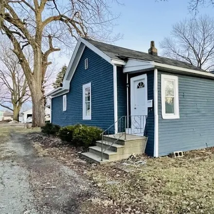 Buy this 3 bed house on 461 South Sterling Street in South Streator, Streator