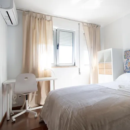 Rent this 3 bed room on Rua João Pinto Ribeiro 113 in 1800-233 Lisbon, Portugal