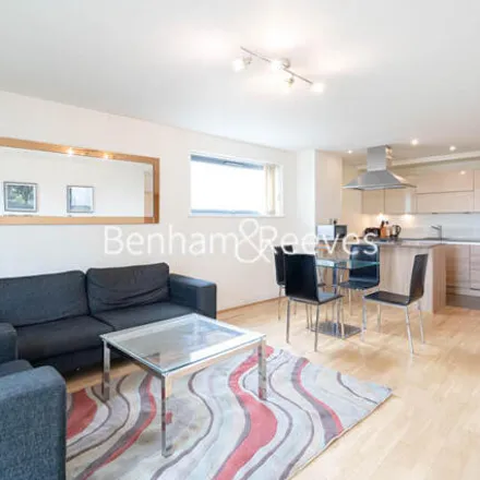 Rent this 2 bed room on Chi Building in 54 Crowder Street, London