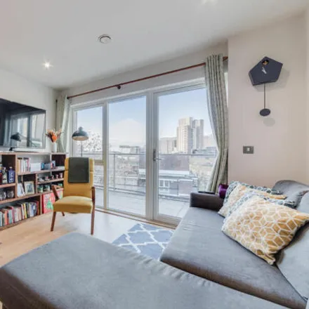 Image 2 - Willow House, 8 River Barge Close, London, E14 3PJ, United Kingdom - Apartment for sale