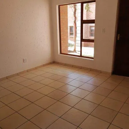 Image 6 - unnamed road, Allen's Nek, Roodepoort, 1734, South Africa - Apartment for rent