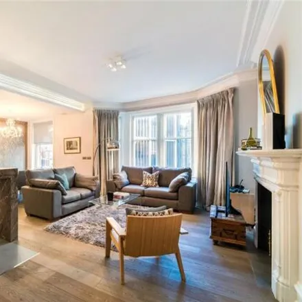 Rent this 2 bed room on Park Mansions in Knightsbridge, London
