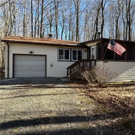 Rent this 3 bed house on 435 Orono Drive in Coolbaugh Township, PA 18347