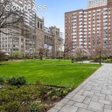Image 4 - Coliseum Park Apartments South, 345 West 58th Street, New York, NY 10019, USA - Apartment for sale