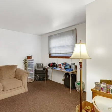 Image 6 - 3908 West 75th Place, Chicago, IL 60652, USA - House for sale