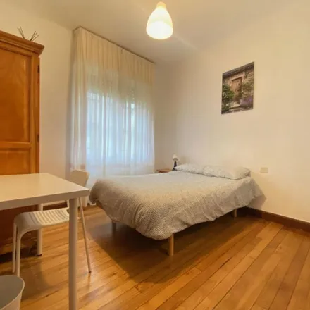 Rent this 4 bed apartment on Avenida de Ramón y Cajal / Ramón y Cajal etorbidea in 42, 48014 Bilbao