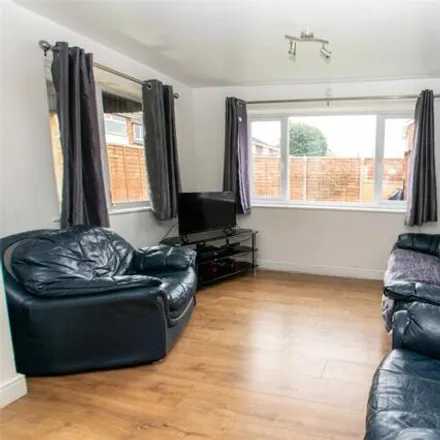 Image 3 - Baccara Grove, Bletchley, MK2 3AS, United Kingdom - House for sale
