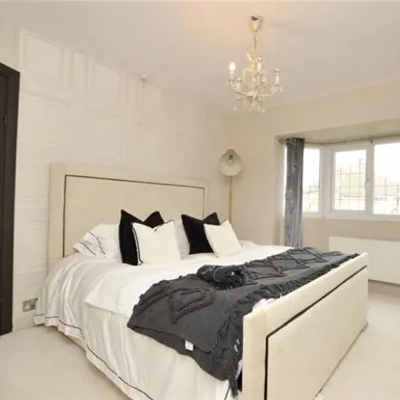 Image 6 - Greenhill Drive, Leeds, LS13 4JZ, United Kingdom - Duplex for sale