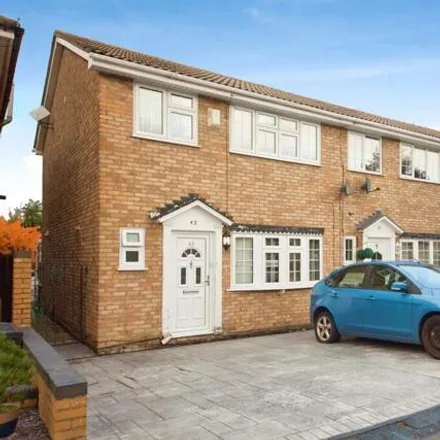 Buy this 3 bed house on Amberley Way in London, RM7 8BT