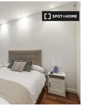 Rent this 2 bed apartment on Charcuteria Dorita in Calle Jardines / Jardines kalea, 48005 Bilbao