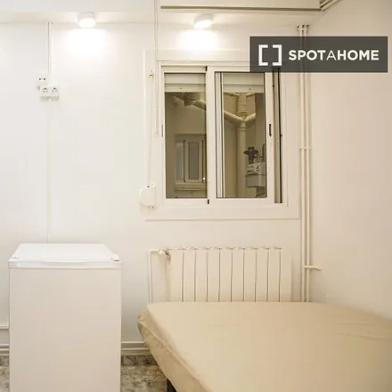 Rent this 5 bed room on Carrer de Sicília in 16, 08917 Badalona