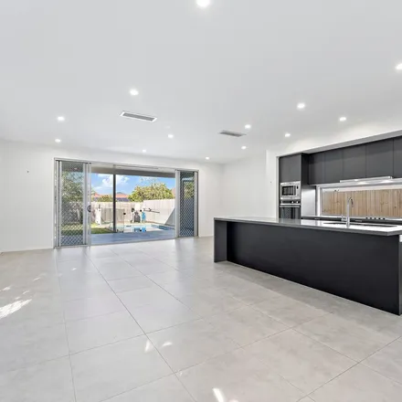 Image 5 - 21 Kempsie Road, Upper Mount Gravatt QLD 4122, Australia - Apartment for rent