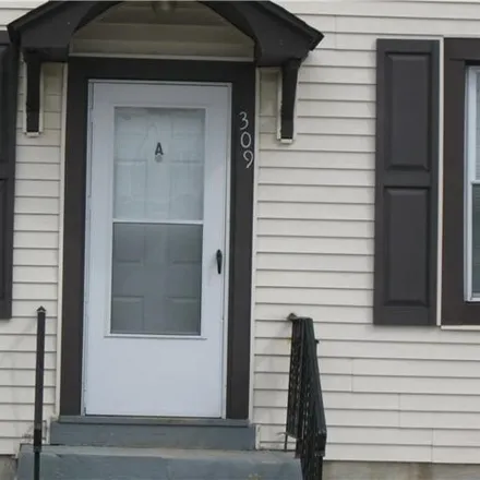 Rent this 3 bed house on 307 High Street in Westville, Gloucester County
