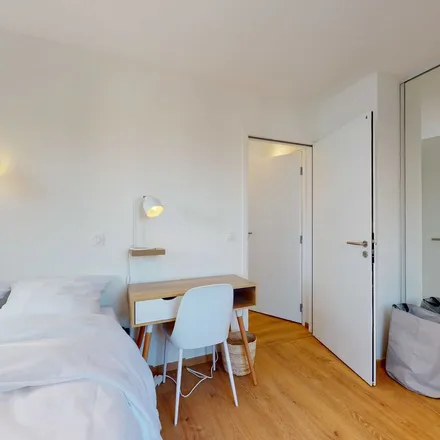 Rent this 1 bed apartment on 101 Boulevard du Maréchal de Lattre de Tassigny in 92150 Suresnes, France