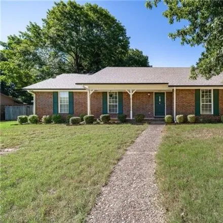 Buy this 3 bed house on 4726 South X Street in Fort Smith, AR 72903