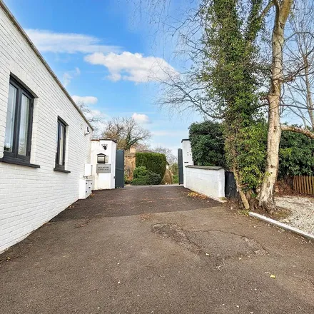 Image 4 - Lower Priory Farm Livery Yard, Clamp Hill, London, HA7 3JP, United Kingdom - House for rent
