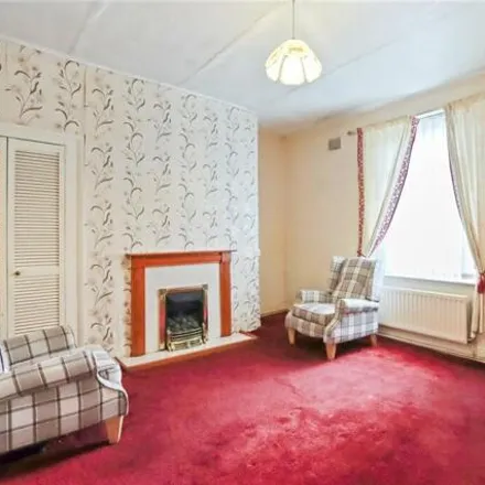Image 4 - South View, 18 Shield Row Lane, New Kyo, DH9 7UD, United Kingdom - Townhouse for sale