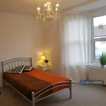 Image 7 - 280 Southmead Road, Bristol, BS10 5EN, United Kingdom - Duplex for rent