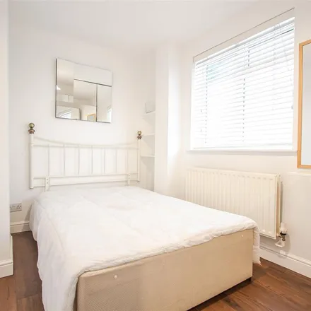 Rent this 3 bed apartment on Villiers Road in Dudden Hill, London