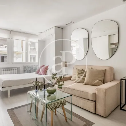 Rent this 1 bed apartment on patio flores secreto in Calle de Hermosilla, 28001 Madrid
